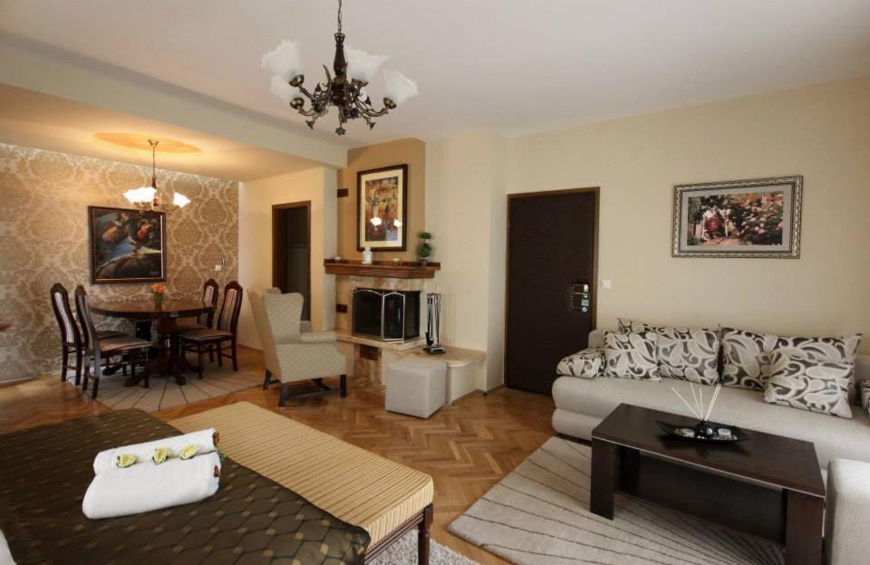 Hotel Villa Alexander Skopje Exterior foto